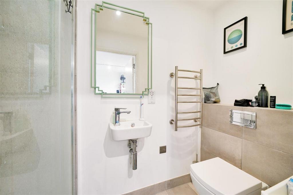 En Suite Bathroom