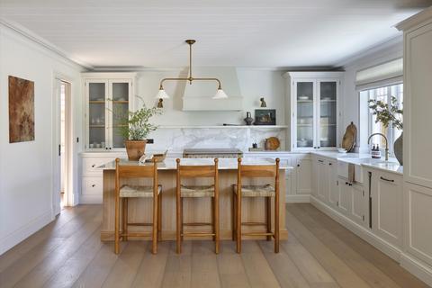 5 bedroom detached house for sale, Charleston Place, Hayes Grove, Shiplake, RG9.