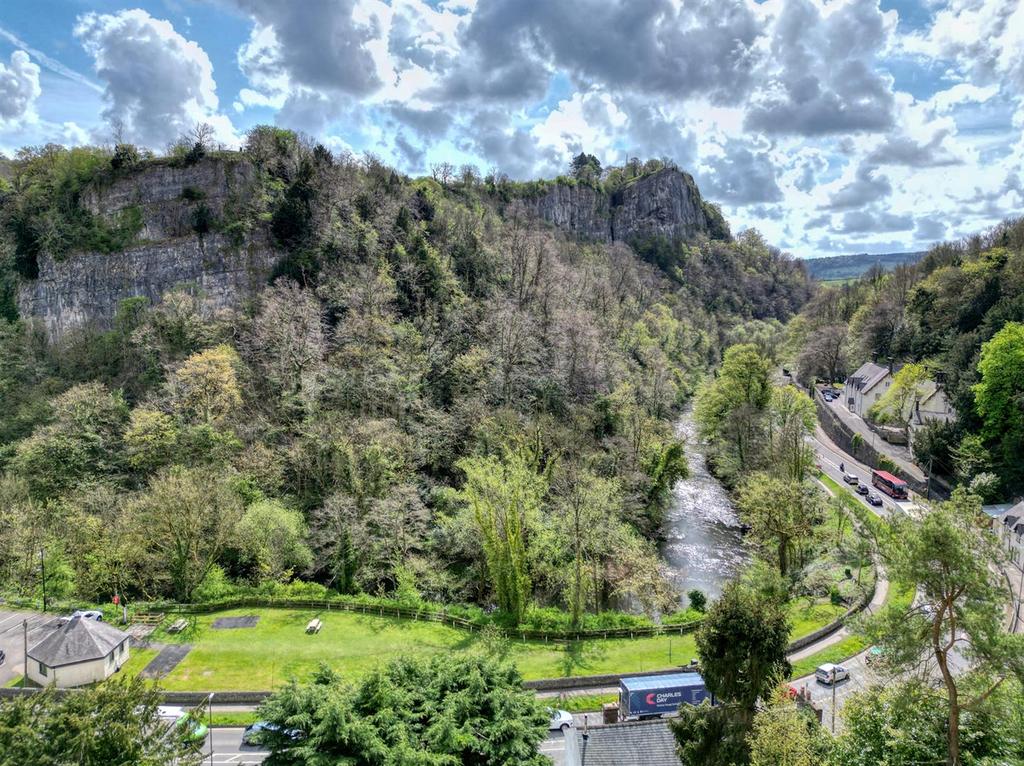 Drone - cliff and River Derwent.jpg