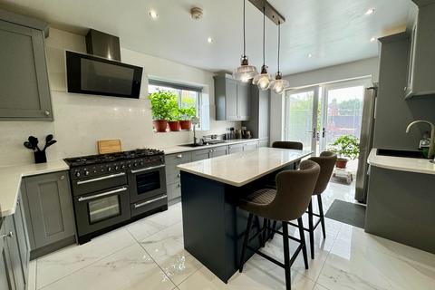 5 bedroom semi-detached house for sale, Earls Drive, Newcastle upon Tyne, NE15