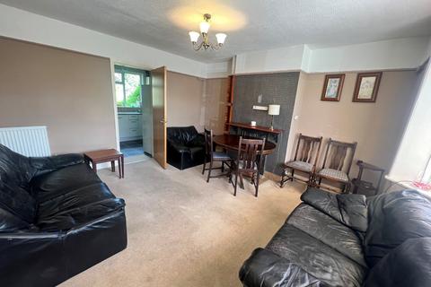 3 bedroom semi-detached house to rent, Carnation Road, Hampshire SO16