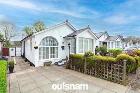 2 bedroom bungalow for sale, Hawkesley Drive, Longbridge, Birmingham, West Midlands, B31