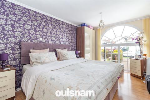 2 bedroom bungalow for sale, Hawkesley Drive, Longbridge, Birmingham, West Midlands, B31