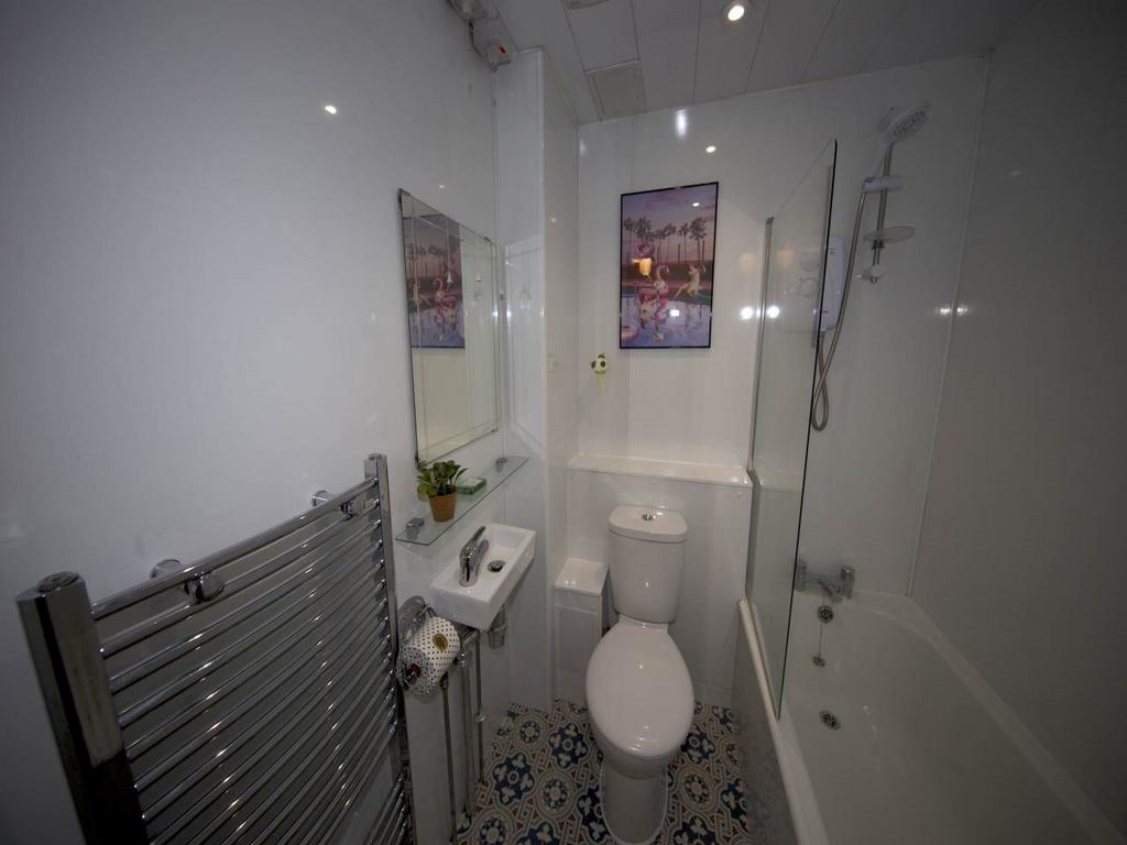 Bathroom (1)