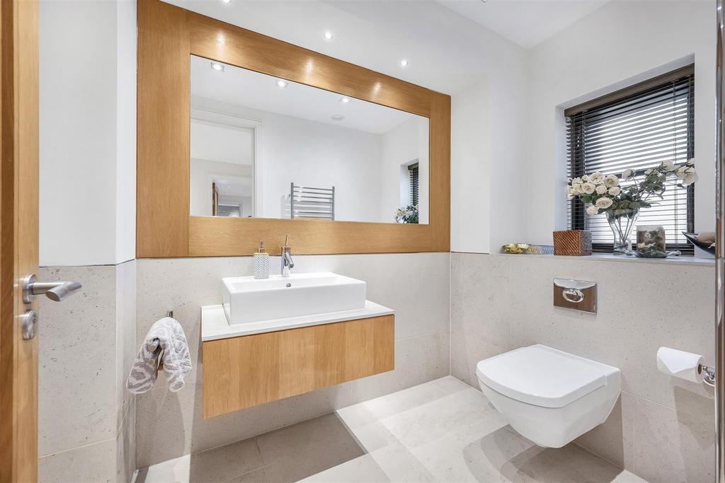 TOILET1.jpg