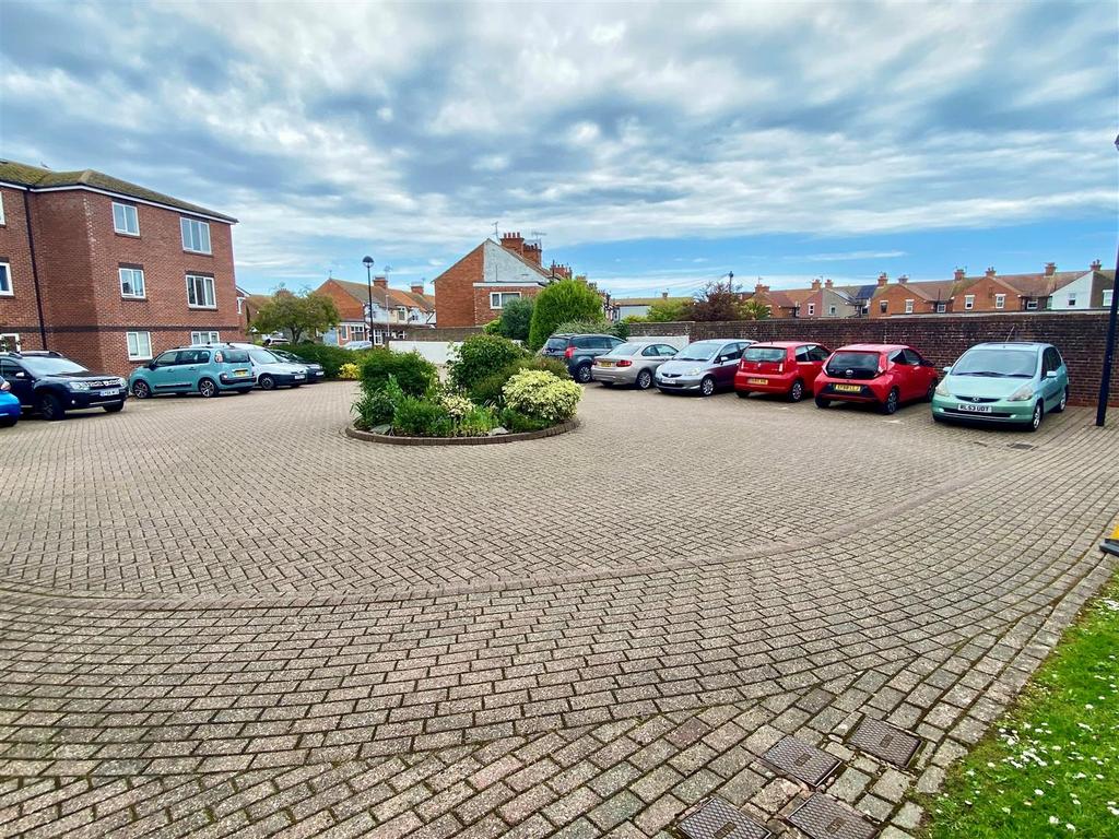 41 SOVCOURTPARK.jpg