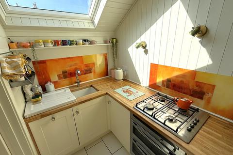 6 Harbour Barn, Winchelsea Beach, Winchelsea, TN36 4LR