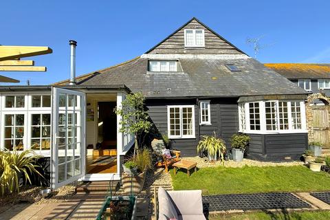 6 Harbour Barn, Winchelsea Beach, Winchelsea, TN36 4LR