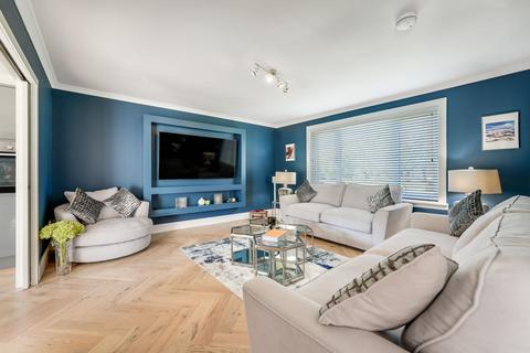 46 Glenalla Crescent, Ayr, KA7 4DA