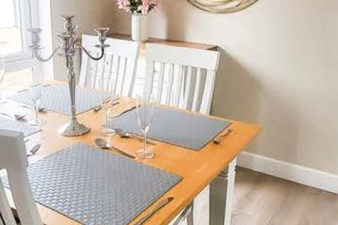 2 bedroom detached house for sale, Hawkswood Road, Downham, Billericay, Essex, CM11