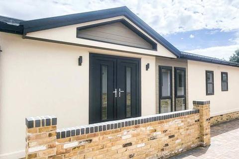 2 bedroom detached house for sale, Hawkswood Road, Downham, Billericay, Essex, CM11