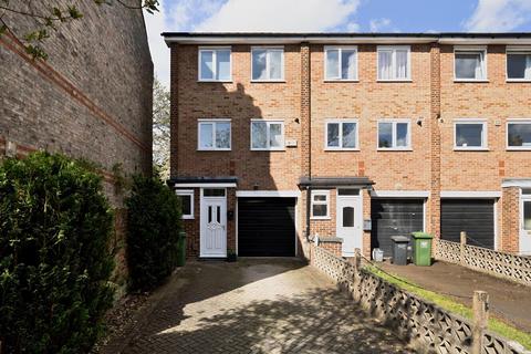 3 bedroom end of terrace house for sale, Windfield Close, Sydenham, London, SE26