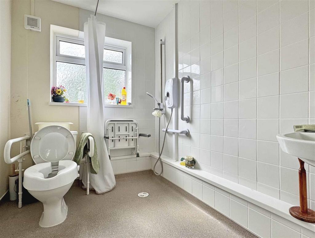 Wet Room.jpg