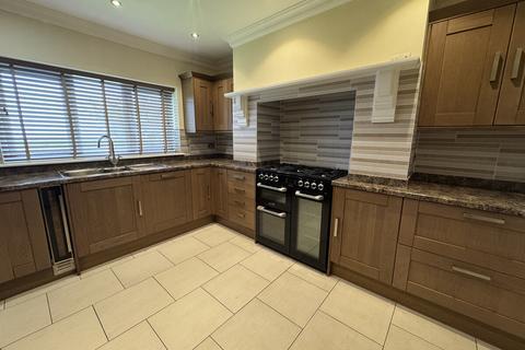 4 bedroom detached house for sale, Llanrhyddlad, Llanrhyddlad, LL65