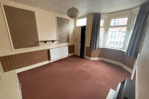3 bedroom terraced house for sale, Lytton Road, Clarendon Park, Leicester