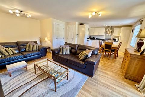 3 bedroom flat for sale, Bridge Street, Llanrwst