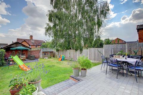7 Carlyle Road, Aston Fields, Bromsgrove, B60 2PN