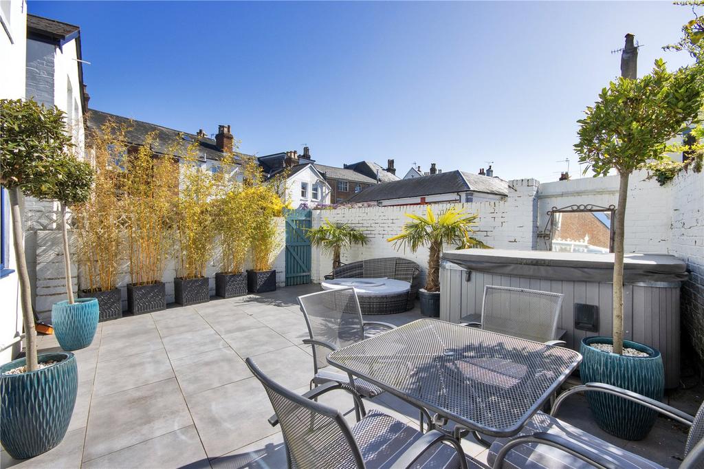Rear Courtyard