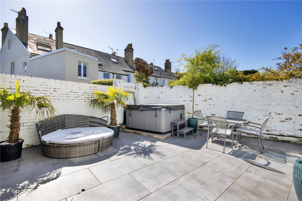 Rear Courtyard