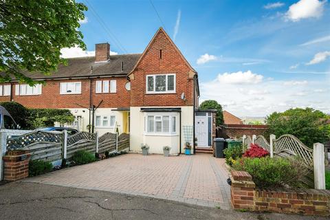 2 bedroom maisonette for sale, Mount Echo Avenue, London