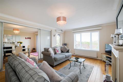 2 bedroom maisonette for sale, Mount Echo Avenue, London