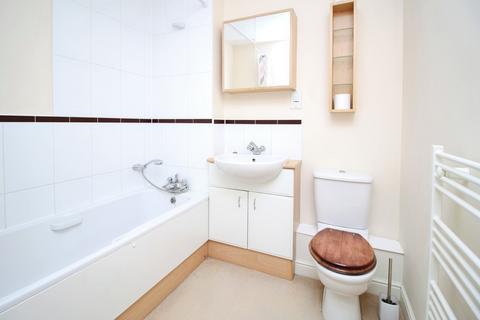 2 bedroom flat to rent, Clarkson Court, Hatfield, AL10