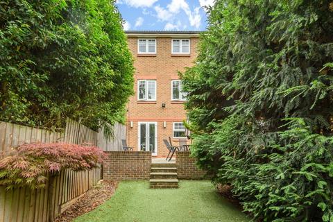 3 bedroom townhouse for sale, Larkspur Grove, Edgware HA8