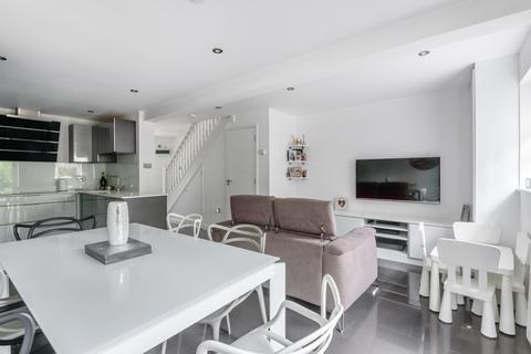 3 bedroom townhouse for sale, Larkspur Grove, Edgware HA8