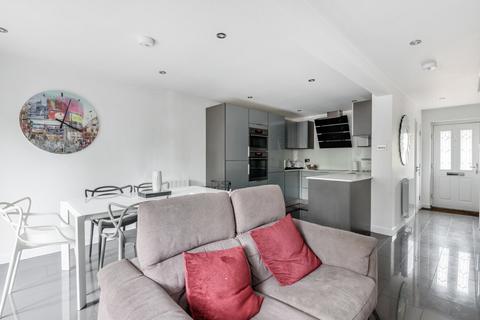 3 bedroom townhouse for sale, Larkspur Grove, Edgware HA8