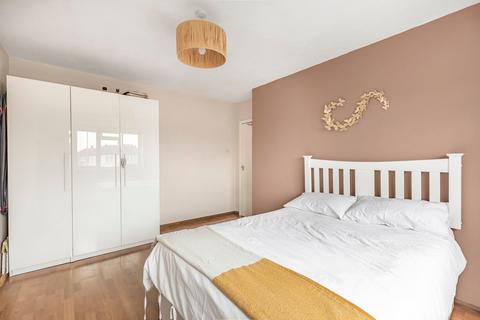 2 bedroom maisonette for sale, Chertsey Road, Ashford, TW15