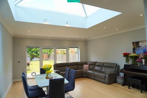 18 Compton Avenue, Romford, RM2 6ET