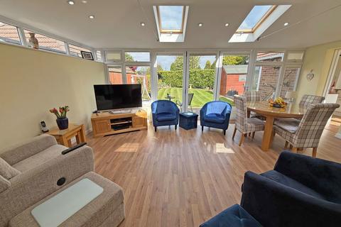 2 bedroom detached bungalow for sale, Dyas Road, Hollywood, B47 5LJ