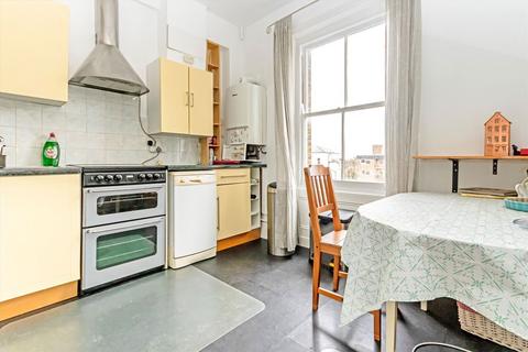 2 bedroom flat to rent, Catherine Road, Surbiton KT6