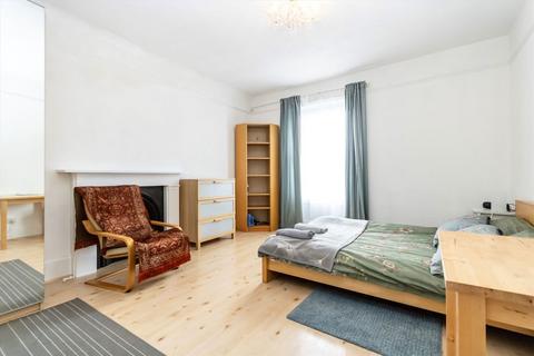 2 bedroom flat to rent, Catherine Road, Surbiton KT6