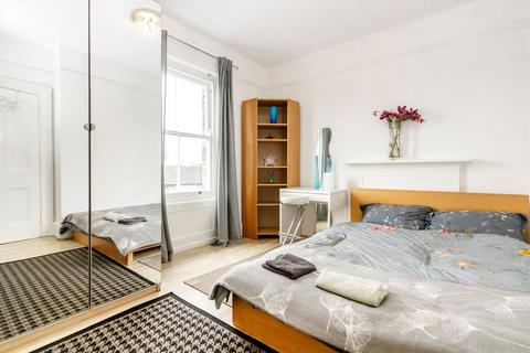 2 bedroom flat to rent, Catherine Road, Surbiton KT6