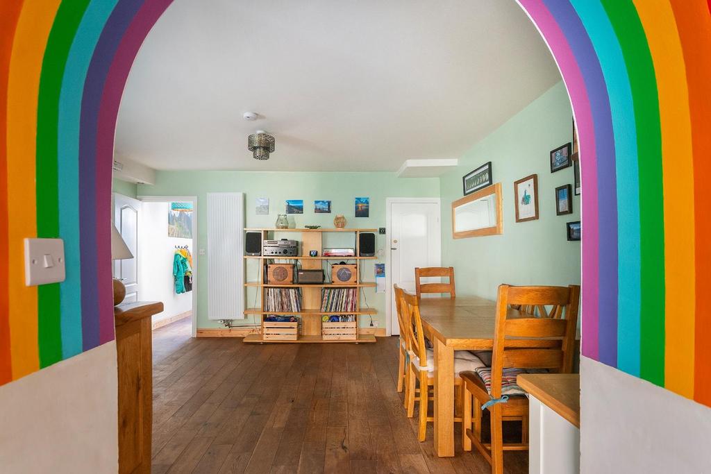 0 B5 SEE - Sitting Dining Room A.jpg