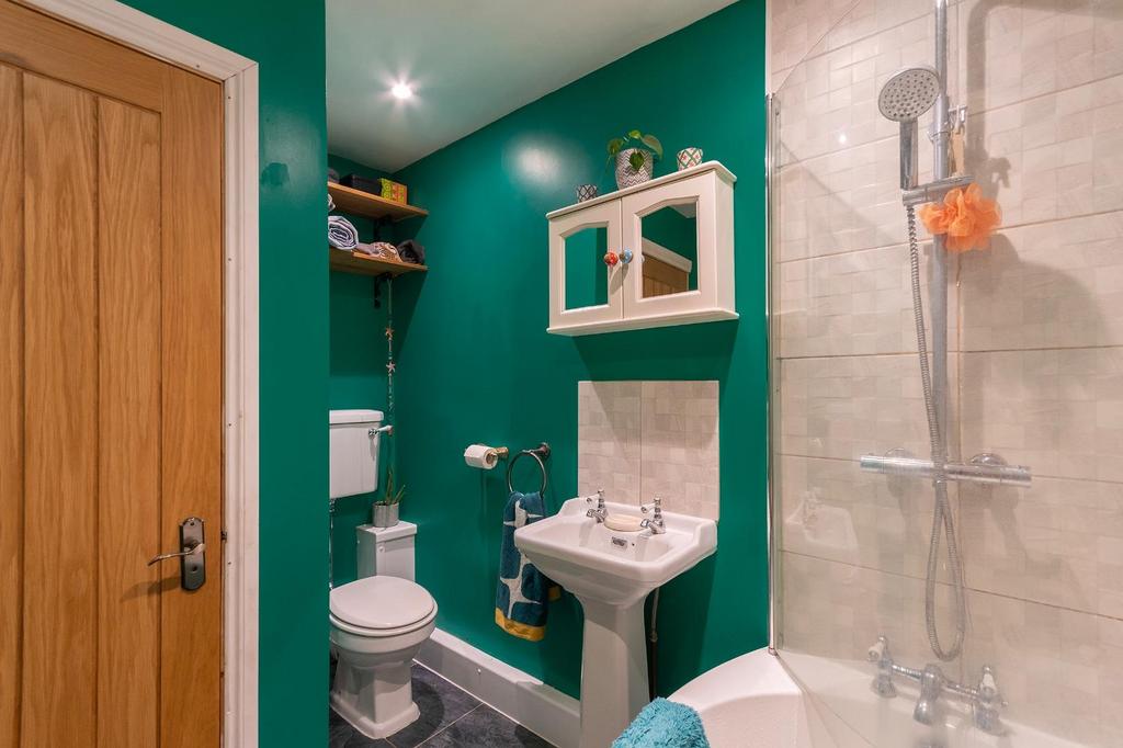 0 B5 SEE - Bathroom A.jpg