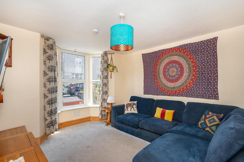 0 B5 SEE - Living Room C.jpg