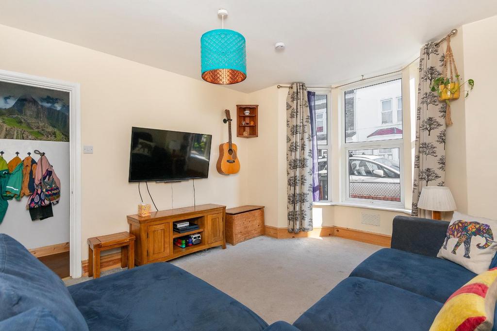 0 B5 SEE - Living Room B.jpg