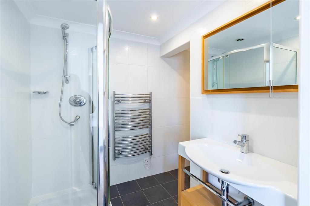 4 Highcliffe Court-11.jpg