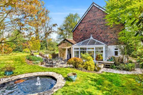 4 bedroom detached house for sale, Church Road, Alton GU34