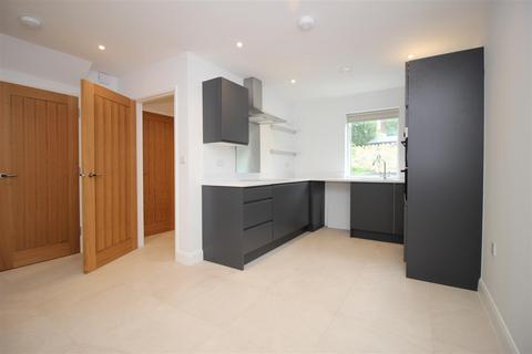 3 bedroom terraced house to rent, Darlington Road, Bath