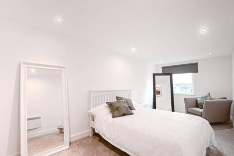 2 bedroom flat for sale, Vauxhall Bridge Road, Pimlico, London, SW1V