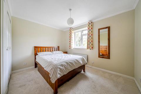 16 Hanson Close, Beckenham, BR3 1WJ