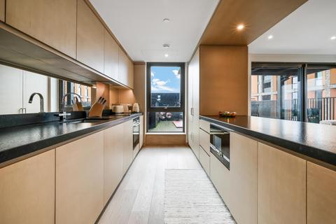 3 bedroom flat for sale, Embassy Gardens, Legacy Building, Nine Elms, SW11