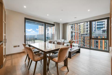 3 bedroom flat for sale, Embassy Gardens, Legacy Building, Nine Elms, SW11