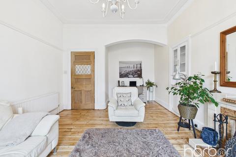 1 bedroom apartment for sale, Carmunnock Road, Mount Florida, Glasgow, G44 4TZ