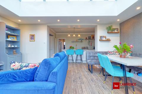 4 bedroom detached house for sale, Castle Road, Rayleigh, SS6