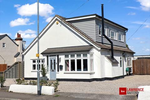 4 bedroom detached house for sale, Castle Road, Rayleigh, SS6