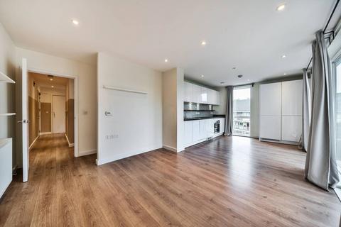 2 bedroom flat to rent, St. James' Crescent, Brixton, London, SW9